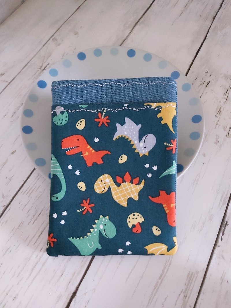 护理师 双层工作笔袋 绿底恐龙款 - 铅笔盒/笔袋 - 棉．麻 多色