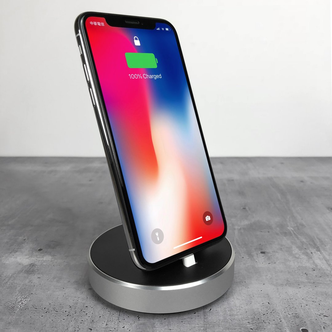 【内置MFi Lightning线】ENABLE iPhone &amp; iPad 充电座-台湾制造 - 充电宝/传输线 - 其他金属 多色