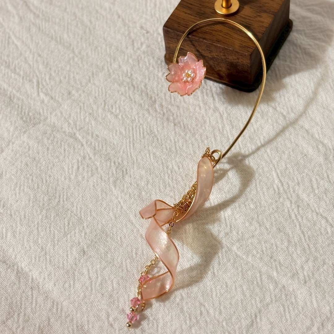 樱花缎带 - 耳挂 / 水晶花饰品 / 手作饰品 |【送礼 - 礼盒】 - 耳环/耳夹 - 树脂 粉红色