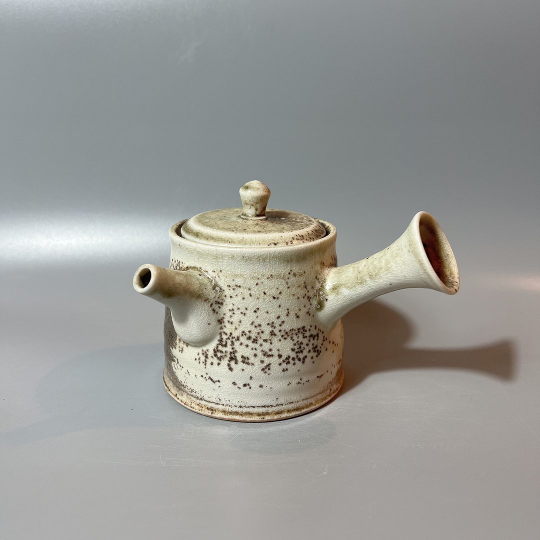 柴烧落灰瓷土内盖侧把茶壶  / 小平凡手作 - 茶具/茶杯 - 陶 