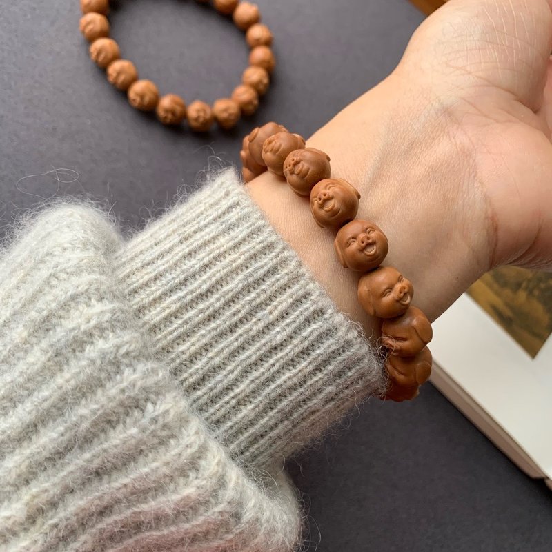 11mm天然猴头核桃福猪设计单圈手串手持 - 手链/手环 - 木头 白色
