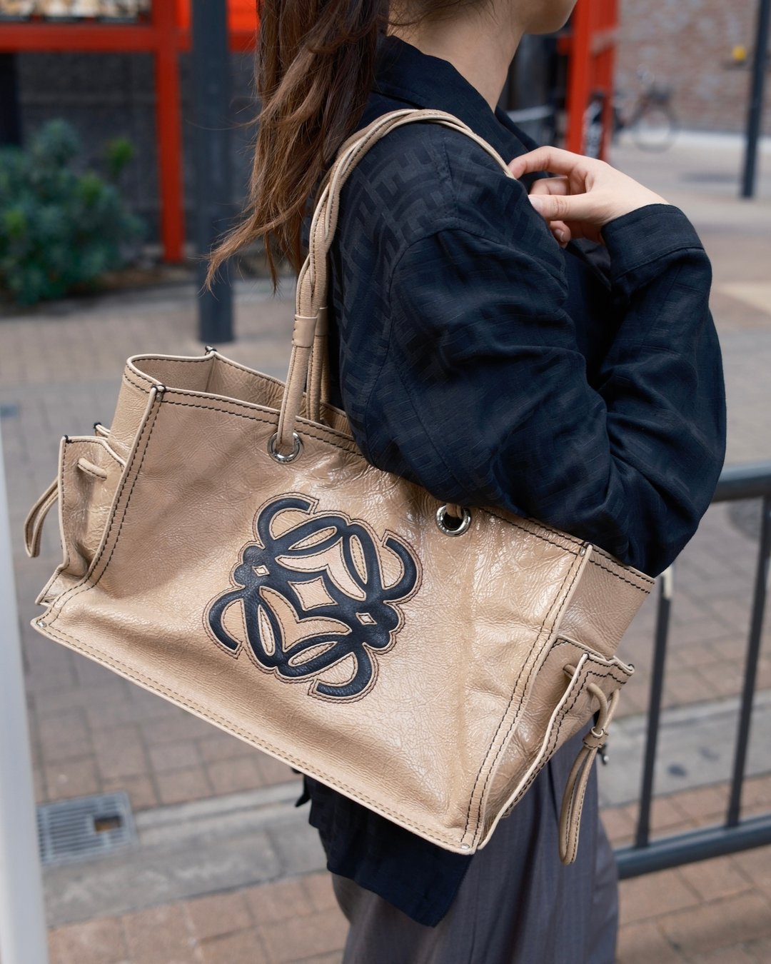 中古包 LOEWE 罗意威 双面油蜡皮肩背包 - 手提包/手提袋 - 真皮 咖啡色