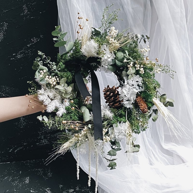 【圣诞花圈课程】高级感绝美花圈|雪落下的声音烫金款|高级订制 - 植栽 - 植物．花 