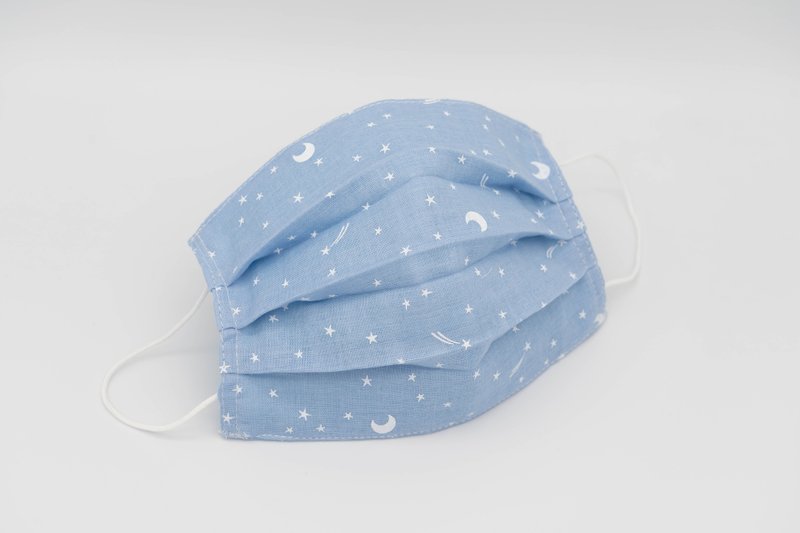 玩布手作。日本二重纱口罩套(蓝底_星月) - 口罩 - 棉．麻 蓝色
