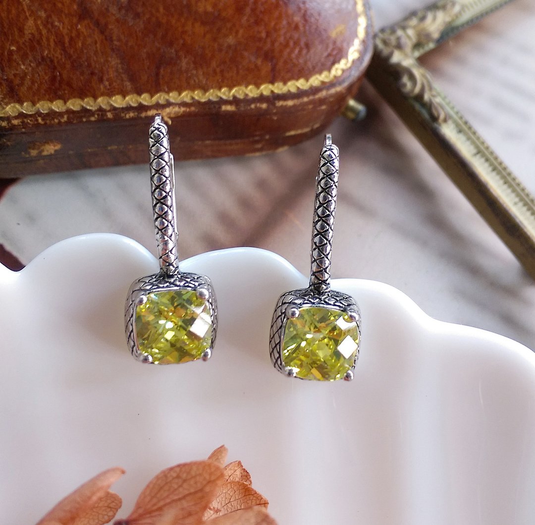 Vintage Jewelry 西洋古董饰品 银色调 简约个性 方钻 针式耳环 - 耳环/耳夹 - 其他材质 白色