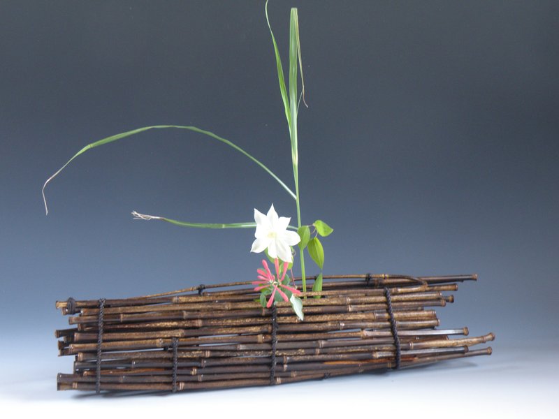 Shibune Kurotake Object Flower Basket - 花瓶/陶器 - 竹 咖啡色