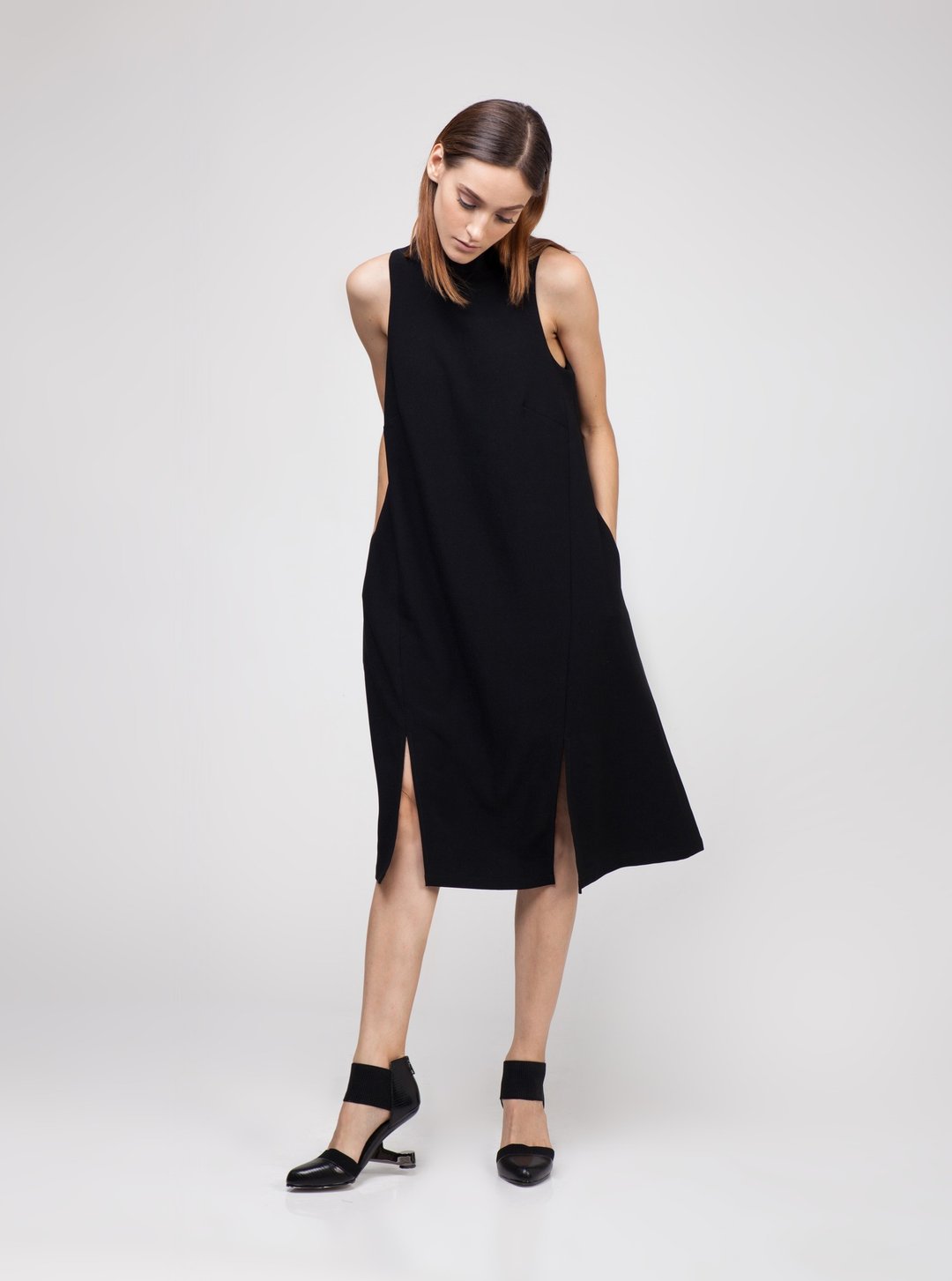 Black Double Slit Dress - 洋装/连衣裙 - 聚酯纤维 黑色