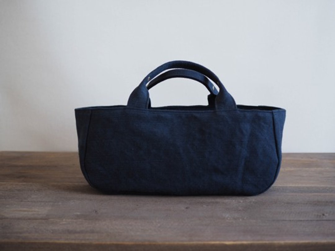 [MILITARY TWILL] Round Tote with Lid Yoko Naga (Navy) - 手提包/手提袋 - 棉 
