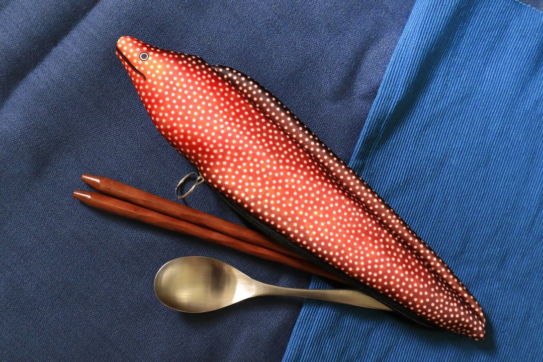 豆腐鲨点点 spot whale shark 海鳗收纳包-红色款 (餐具袋/笔袋) - 收纳用品 - 其他人造纤维 
