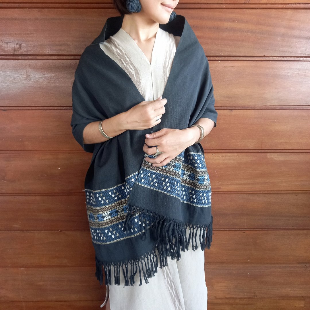 Thai hand-woven shawl / one-of-a-kind / dark gray x indigo (moss green / white) / plant dyeing / Karen / cotton - 围巾/披肩 - 棉 灰色