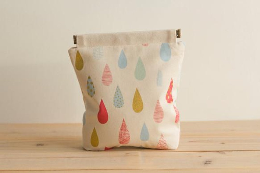Charger case, Cosmetic pouch, Ditty bag, Make-up Case, Travel pouch, Mouse case / Dew Drop Cream - 化妆包/杂物包 - 棉 红色