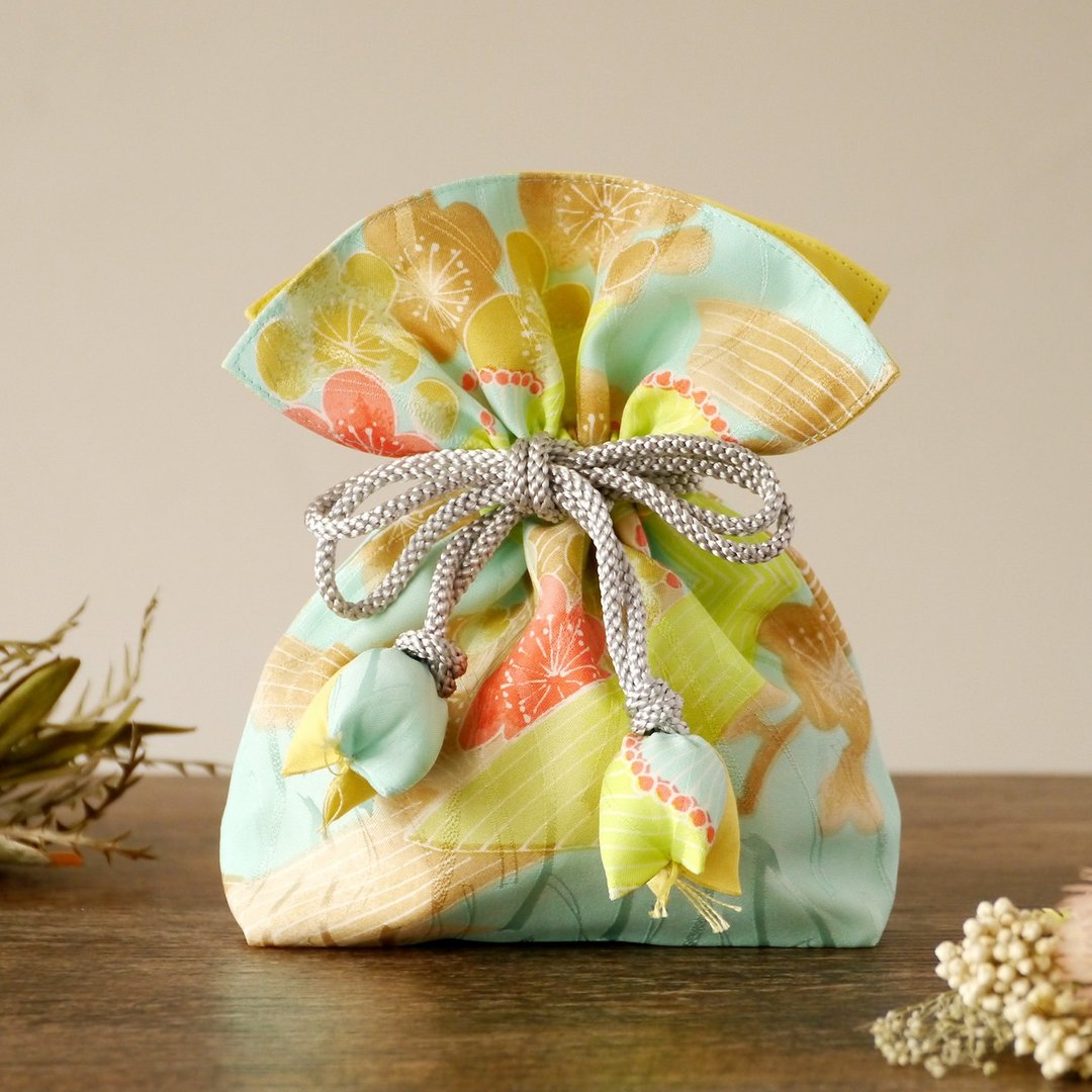 Kimono purse FUGURO Umebun that calls for happiness - 化妆包/杂物包 - 棉．麻 多色