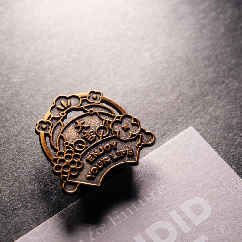 ENJOY YOUR LIFE 大吉襟章 - 胸针 - 其他材质 金色