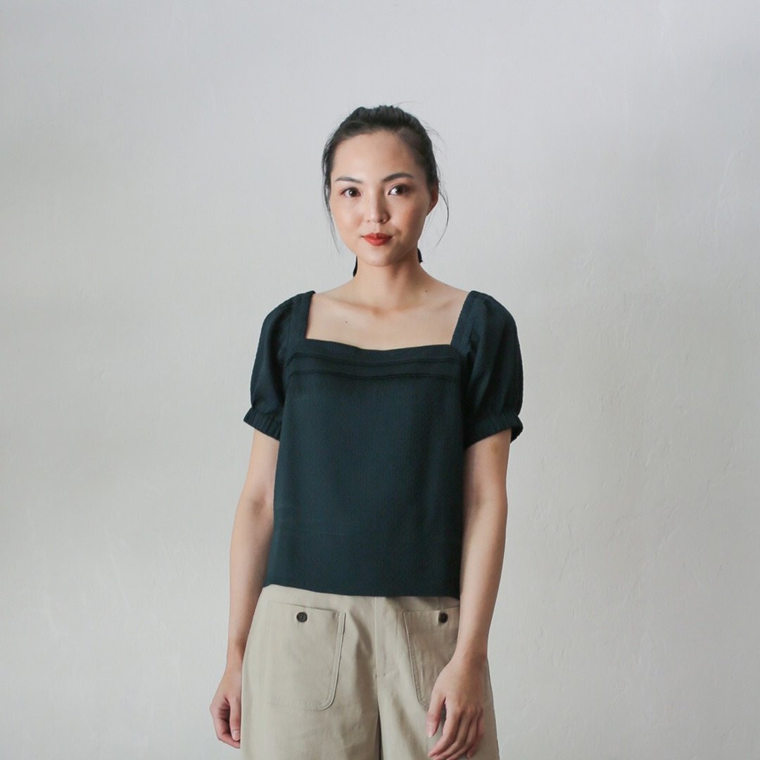 纯真年代褶饰上衣 The Age Of Innocence Pleated Top T324 - 女装上衣 - 其他人造纤维 多色