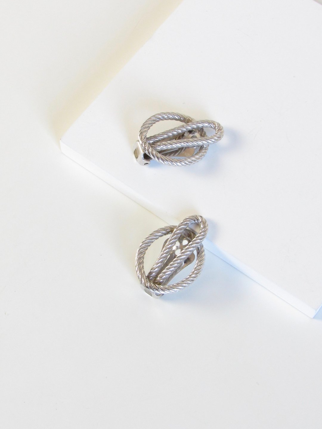 Vintage Knotted Rope Silver Tone Clip On Earrings - 耳环/耳夹 - 银 银色