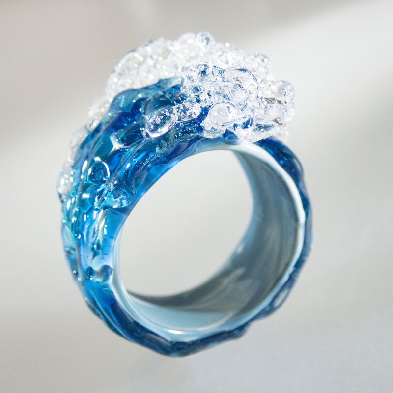 Ocean Wave Cocktail ring • Mermaid and Surfer jewelry • Glass art surfer gift - 戒指 - 玻璃 蓝色