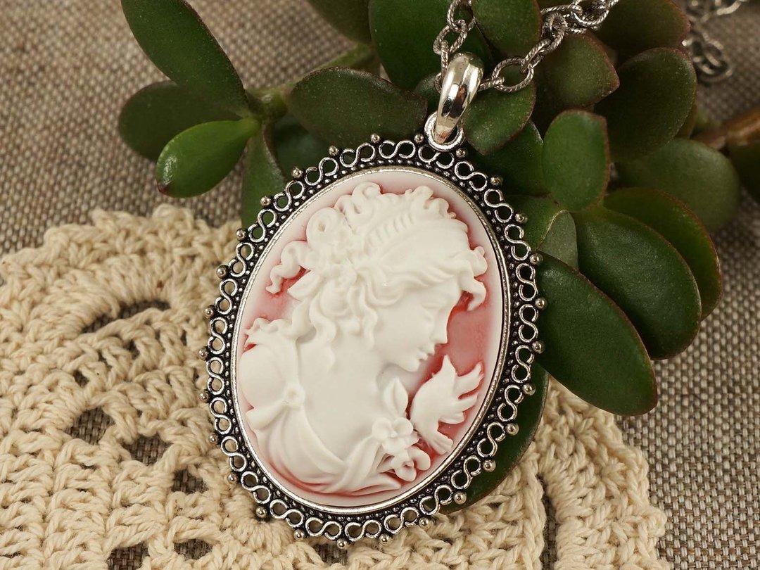 White Pink Lady Cameo Necklace Victorian Girl Cameo Pendant Necklace Jewelry - 项链 - 其他材质 白色