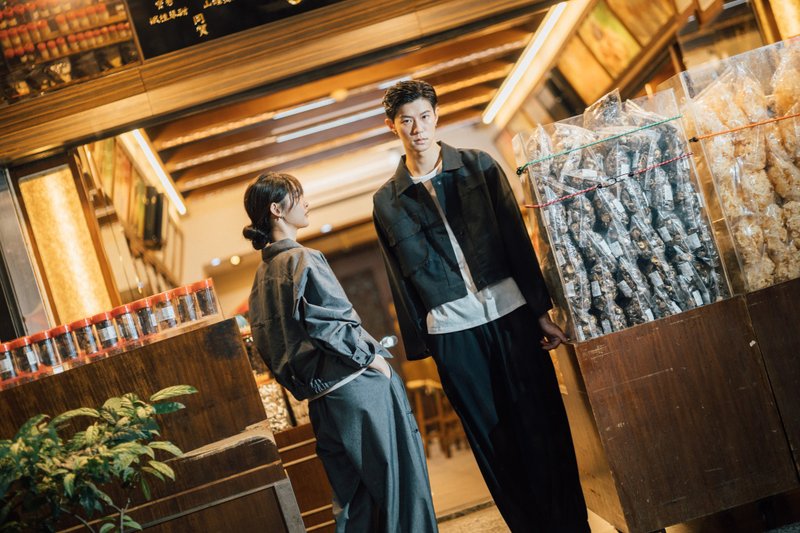 浪屿空气 短版长袖外套 (黑/灰) Organic Cotton & Recycle - 其他 - 环保材料 