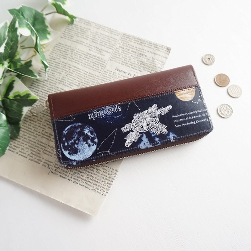 Planetarium Moon and Planet Round Zipper Long Purse Universe - 皮夹/钱包 - 防水材质 蓝色