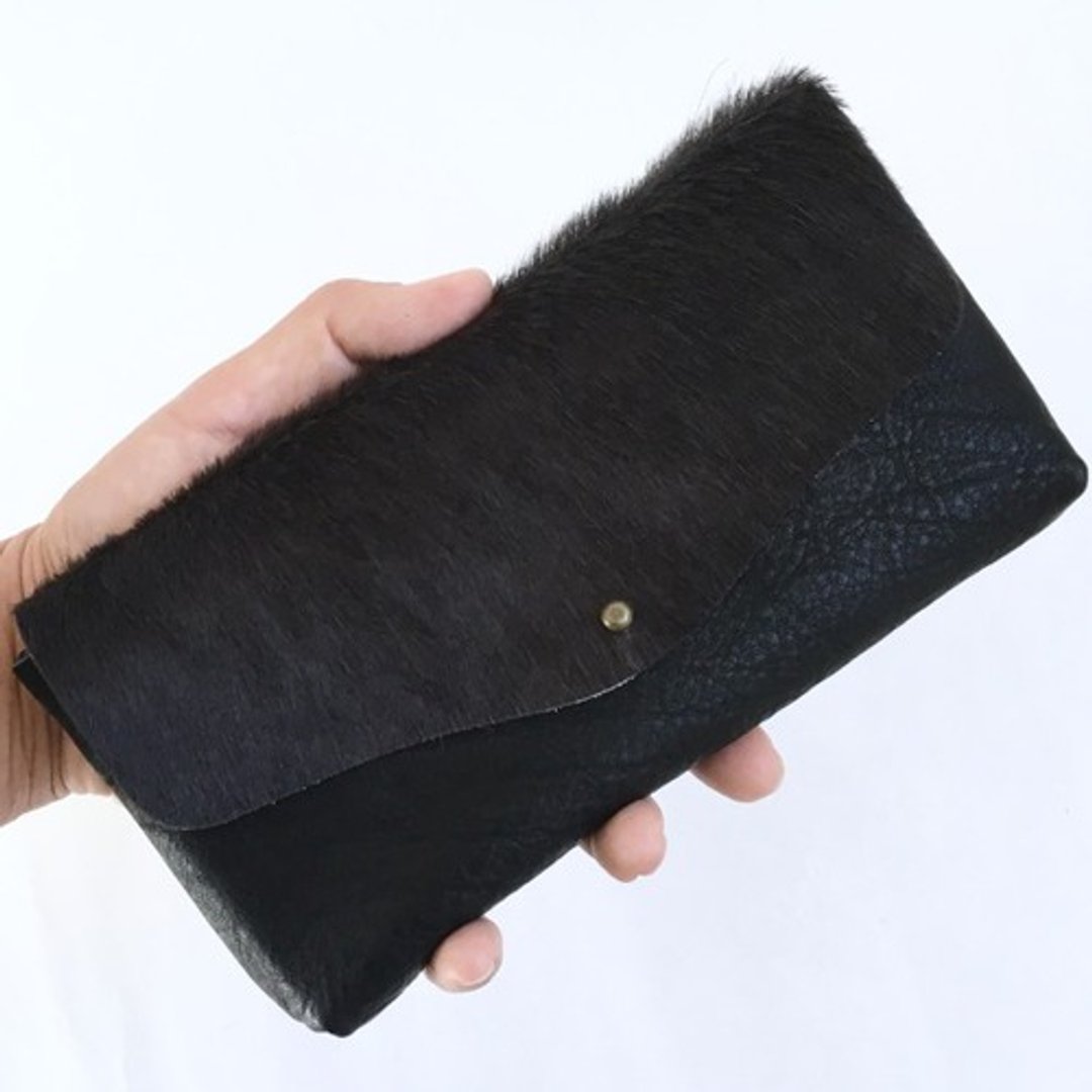 Simple long wallet of cow fur, cow shrink leather and cow floor velor [dark gray x black] - 皮夹/钱包 - 真皮 黑色