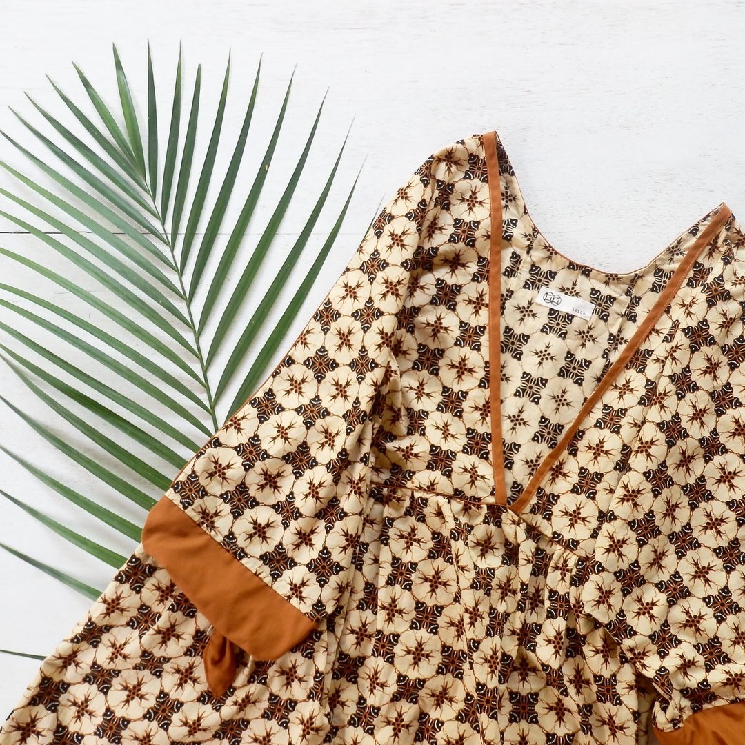 Cotton Batik blouse - 女装衬衫 - 棉．麻 咖啡色