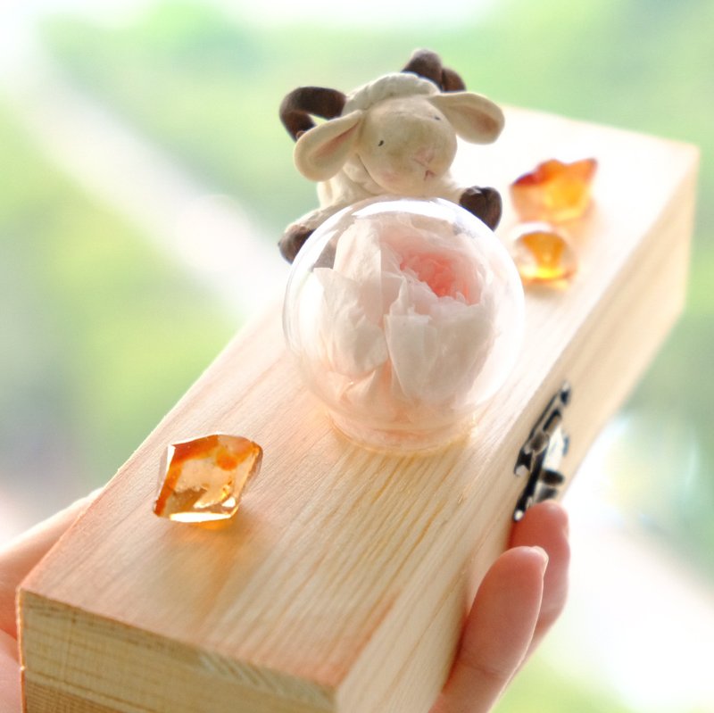 A suffered Sheep & Flowers Music Box by ETPLANT - 摆饰 - 粘土 白色