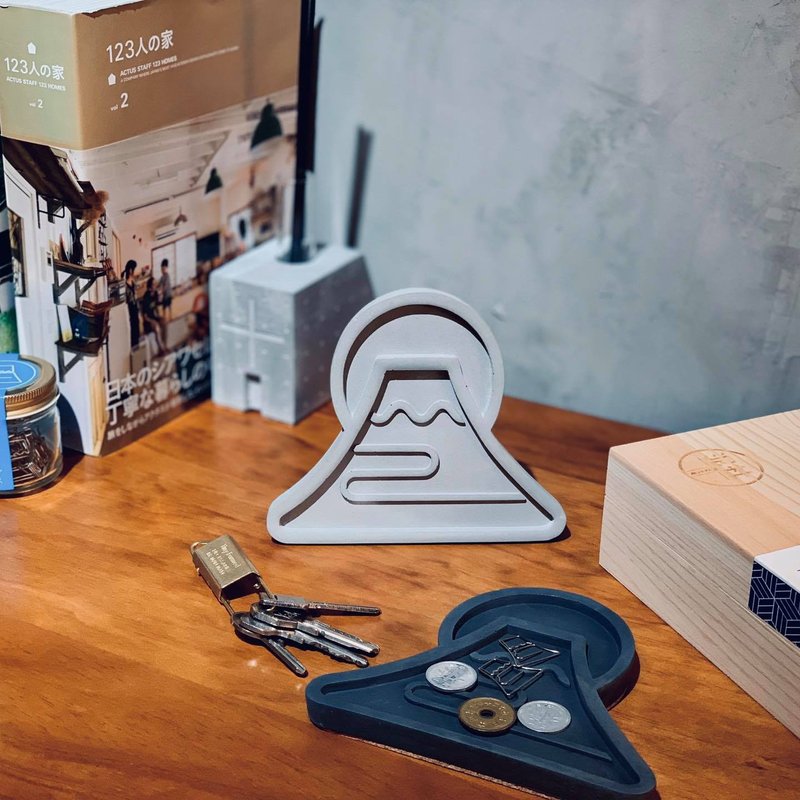 MUDLAB 富士山 原创水泥置物碟 【浅灰 / 深灰】 - 收纳用品 - 水泥 灰色