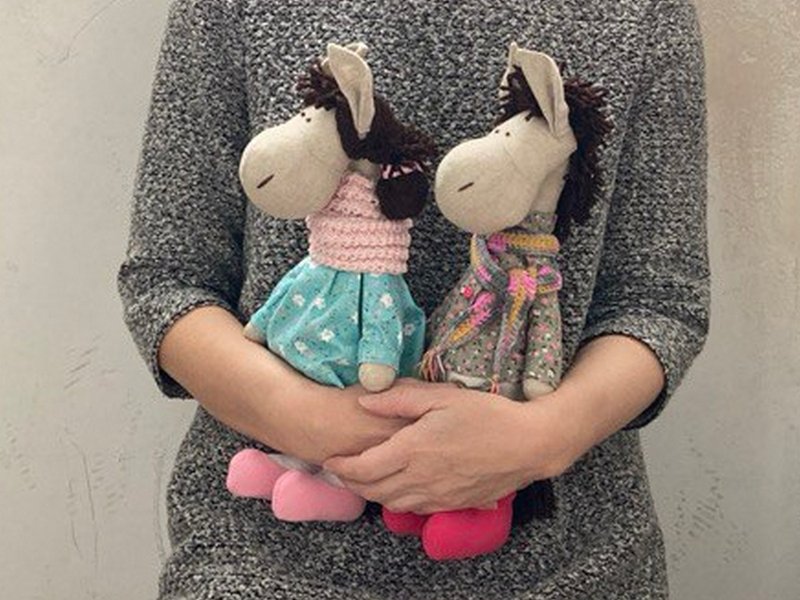 一对手工马儿，2026 龙年象征 - 玩具/玩偶 - 亚麻 灰色