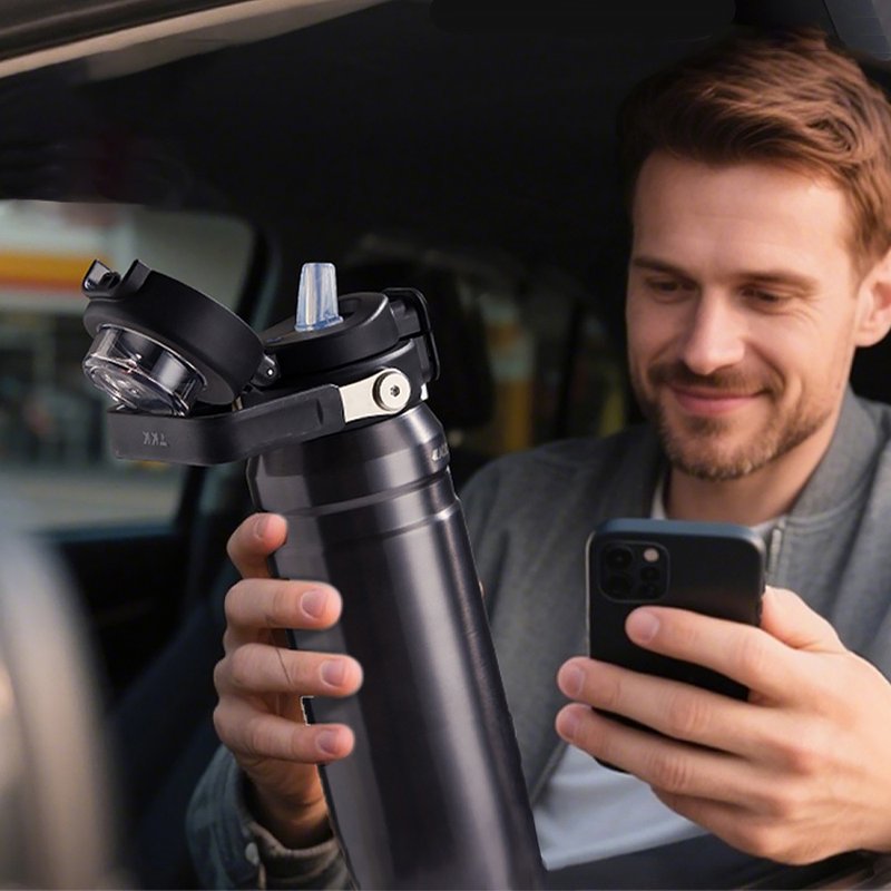 【TKK】悍驭系列 316不锈钢 直饮+吸管 保温运动水壶800ML-钨钢色 - 水瓶/水壶 - 不锈钢 黑色