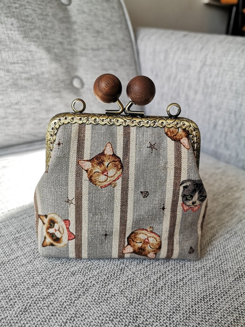 猫咪布艺 原木珠口金 收纳包/零钱包 - 零钱包 - 棉．麻 