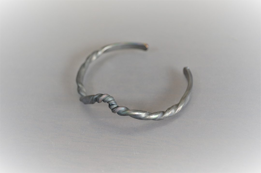 titanium bangle・dark torsion・钛手镯・dark torsion・B - 手链/手环 - 其他金属 灰色