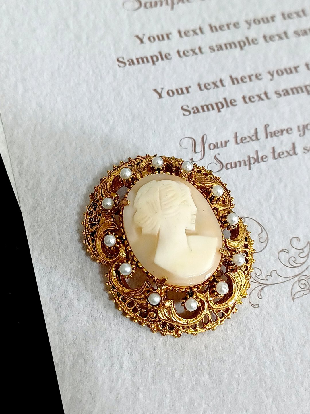 Avintage jewelry FLORENZA CAMEO 浮雕女神  别针 - 胸针 - 其他金属 
