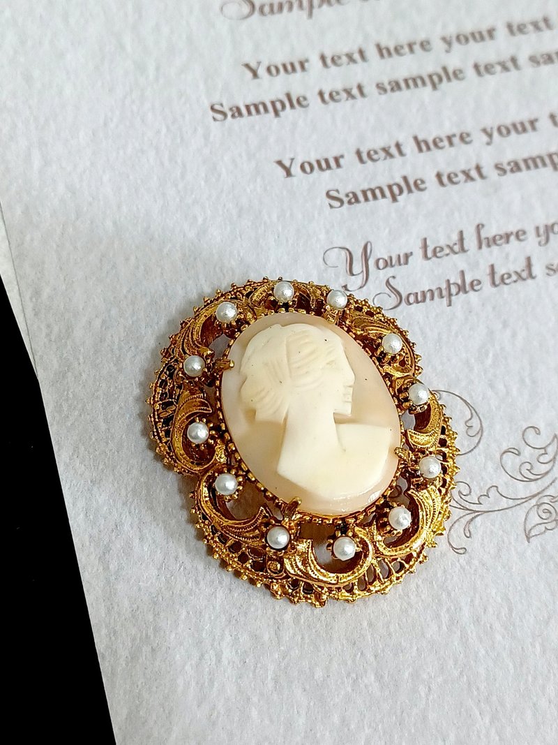 Avintage jewelry FLORENZA CAMEO 浮雕女神  别针 - 胸针 - 其他金属 