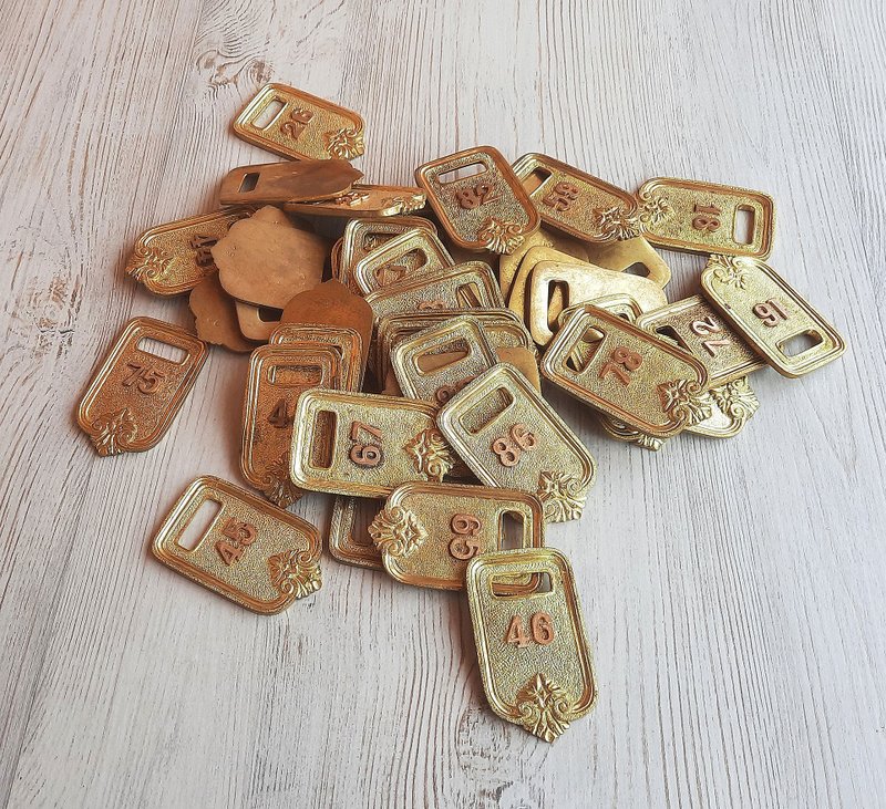 莫斯科克里姆林宫衣柜号码牌标志－苏联更衣室黄铜号码 - 其他 - 铜/黄铜 金色