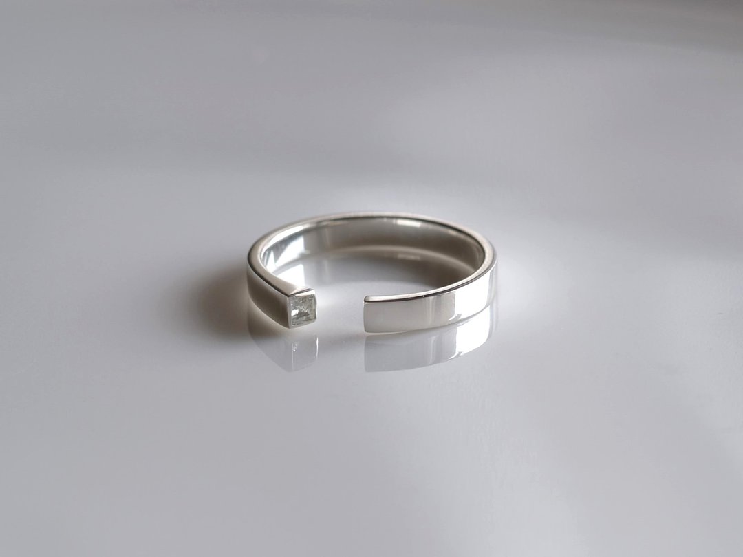 topaz single square ring 白水晶方形戒指 天然石白水晶 纯银 方形 - 戒指 - 宝石 银色