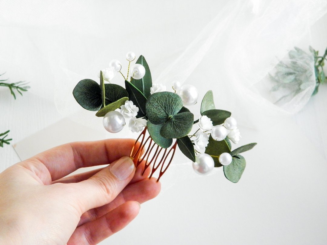 Eucalyptus hair comb Greenery hair piece for bride Wedding floral hair comb - 发饰 - 珍珠 绿色