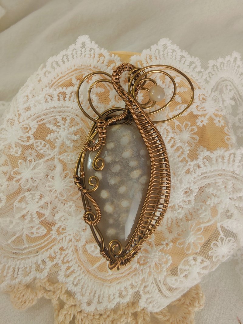 旋律。维纳斯 - 项链 - 玉石 