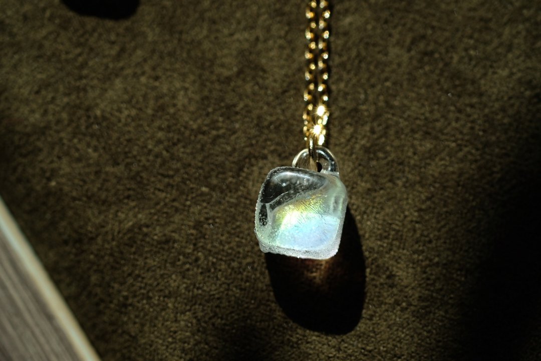 【秋冬新时尚】Iridescent Frost (necklace) 虹.霜项链 - 项链 - 玻璃 金色