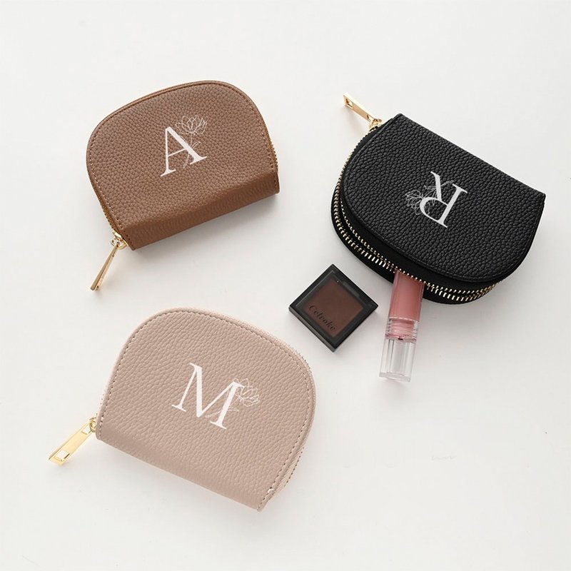 贝壳包 【 简约字母 × 花 】 莫兰迪色系 收纳包 化妆包 零钱包 信用卡夹 HE40U - 化妆包/杂物包 - 真皮 咖啡色