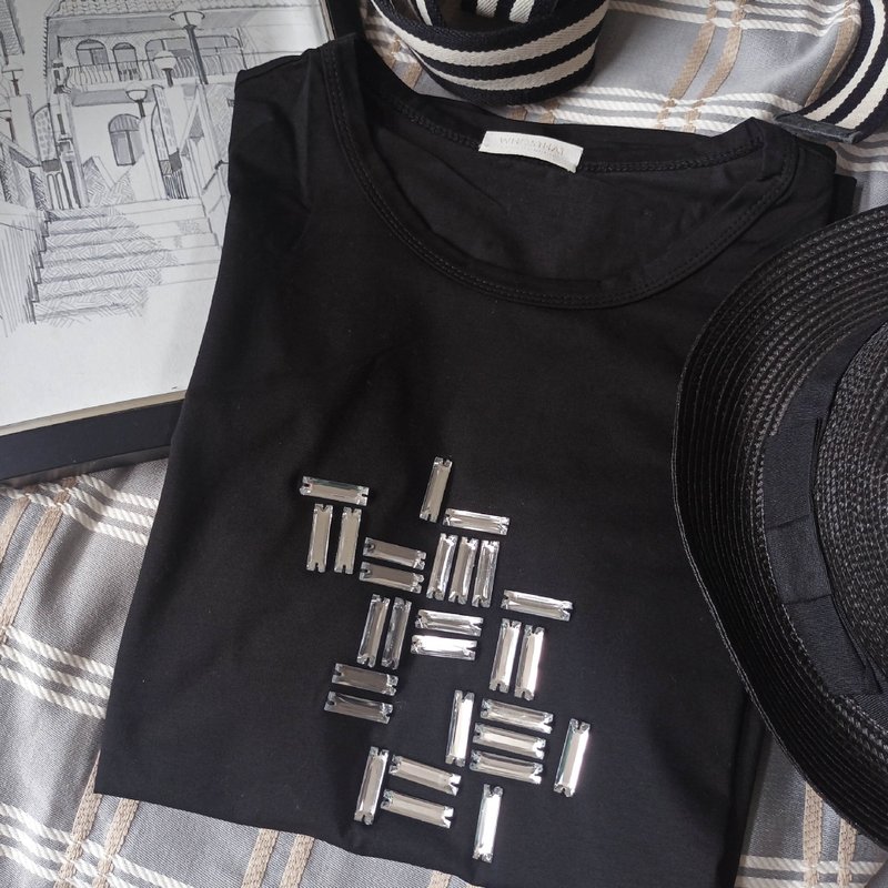 百搭手缝玻璃珠几何图案简约直身棉弹高端 smart casual TEE - 女装 T 恤 - 棉．麻 黑色