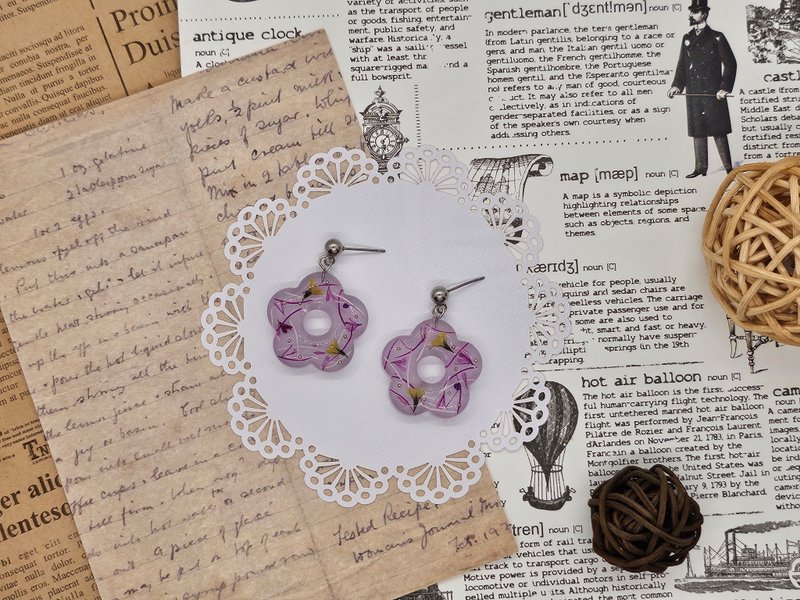 原创耳饰 甜紫圆花环 温润甜心感 干燥花 手作 树脂 特色耳环 - 耳环/耳夹 - 树脂 紫色