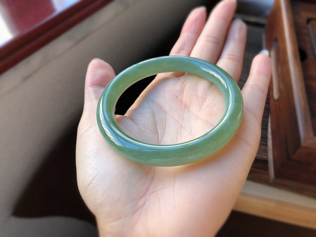 天然和田玉碧玉手镯 瓷白猫眼 老坑料 质地温润 圈口57mm - 手链/手环 - 玉石 