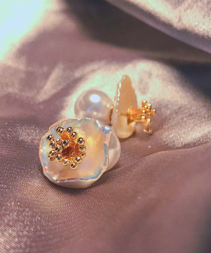 原创设计2021野雏菊－巴洛克天然异形花瓣珍珠气质低调小耳钉 - 耳环/耳夹 - 其他金属 白色