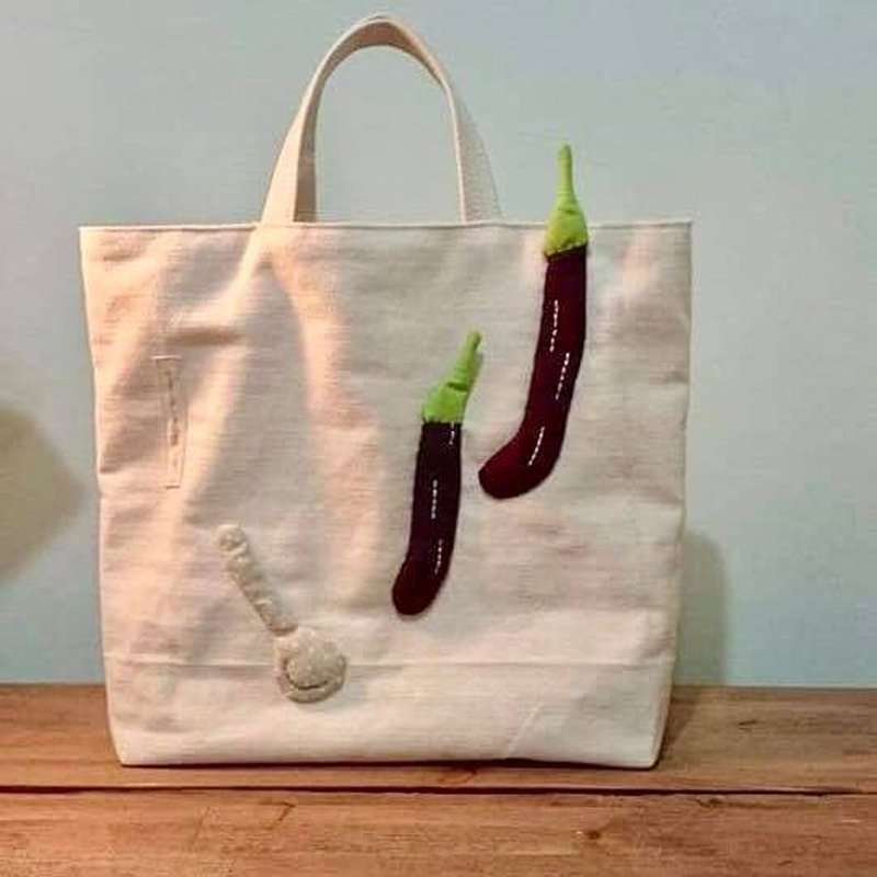 台湾茄子手提袋/米白底 - 手提包/手提袋 - 棉．麻 紫色