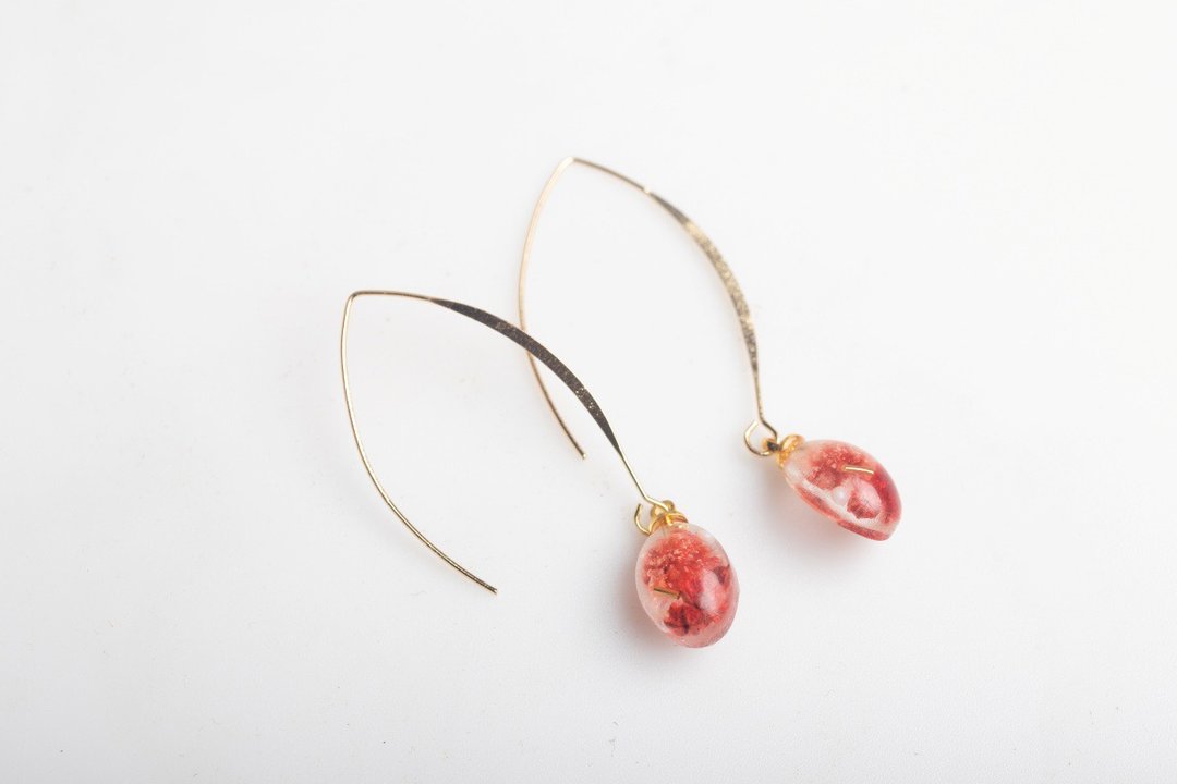 Handmade resin earrings - 耳环/耳夹 - 塑料 红色