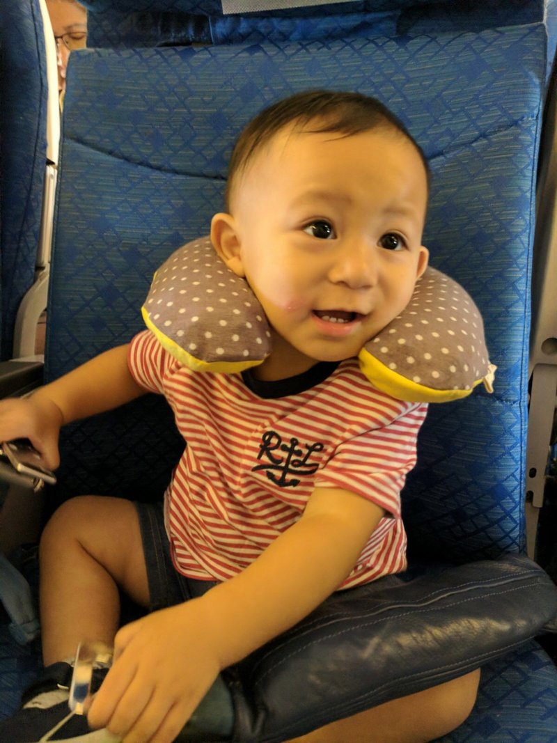 波点迷你充气颈枕 - 小孩专用 - 灰色 - 枕头/抱枕 - 棉．麻 灰色