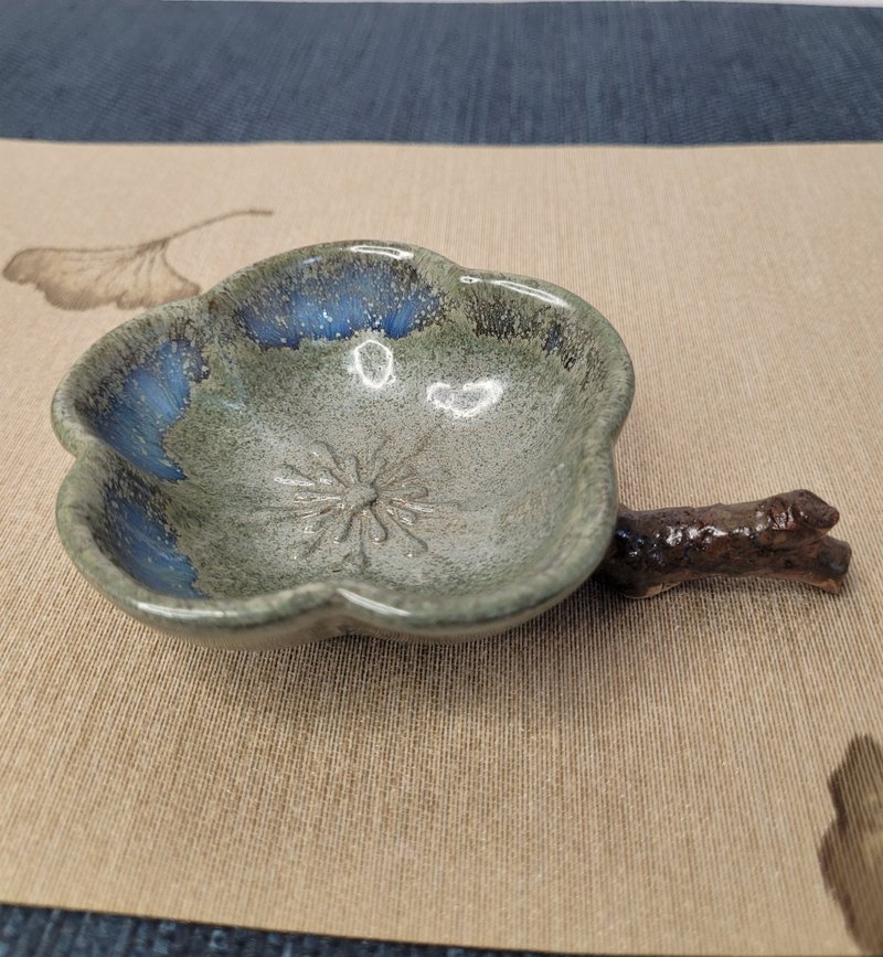 梅花系列-附筷架小碟子 酱料碟 豆皿  书画用墨池 - 浅碟/小碟子 - 陶 