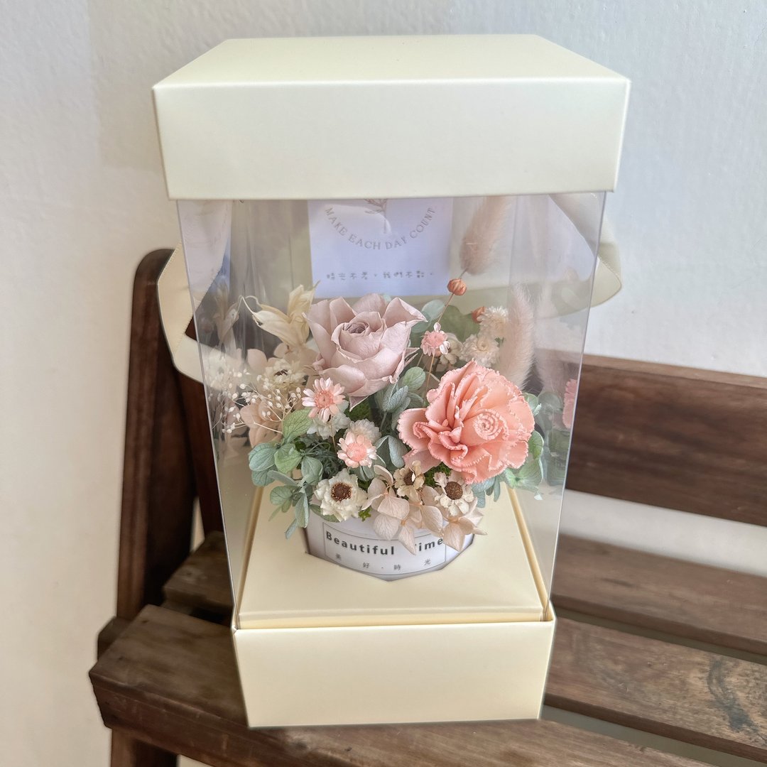 永生花提盒 | 永生康乃馨盆花、礼盒、永生花、扩香花 - 干燥花/捧花 - 植物．花 粉红色