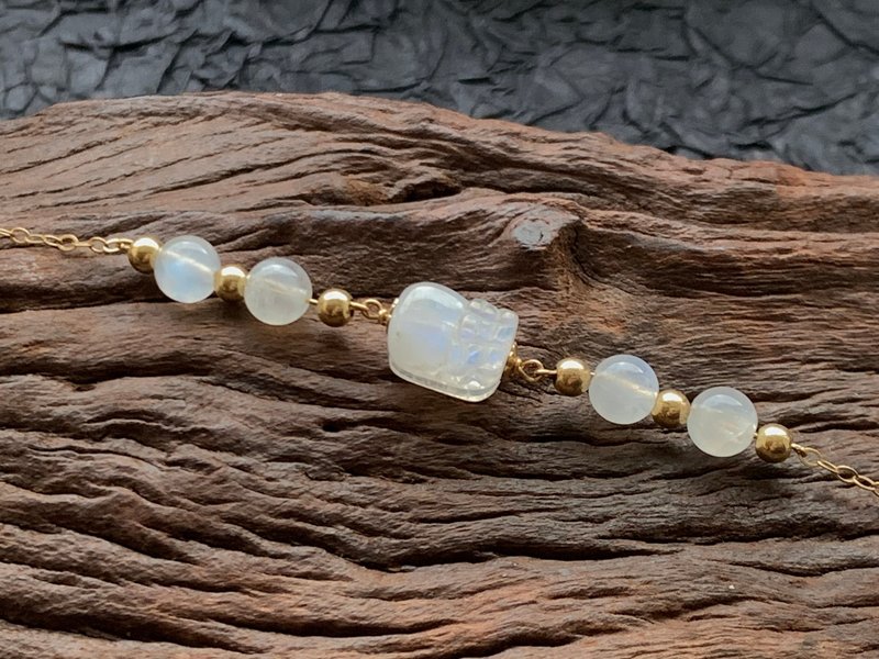 免费开光 天然月光石貔貅手链 14k包金手链 磁扣手链 招财 手串 - 手链/手环 - 水晶 白色