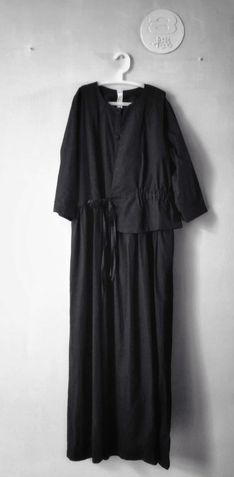 黑色棉麻(可拆式)半件背心长洋装 - 洋装/连衣裙 - 棉．麻 黑色